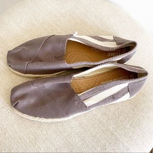 Toms women’s classic striped canvas university